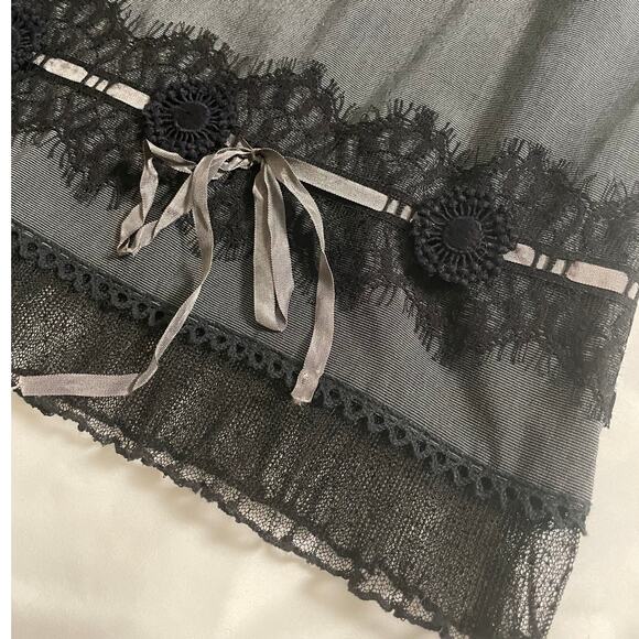 Cynthia Steffe Gray skirt with lace detail along hem SZ 4 - Picture 2 of 9